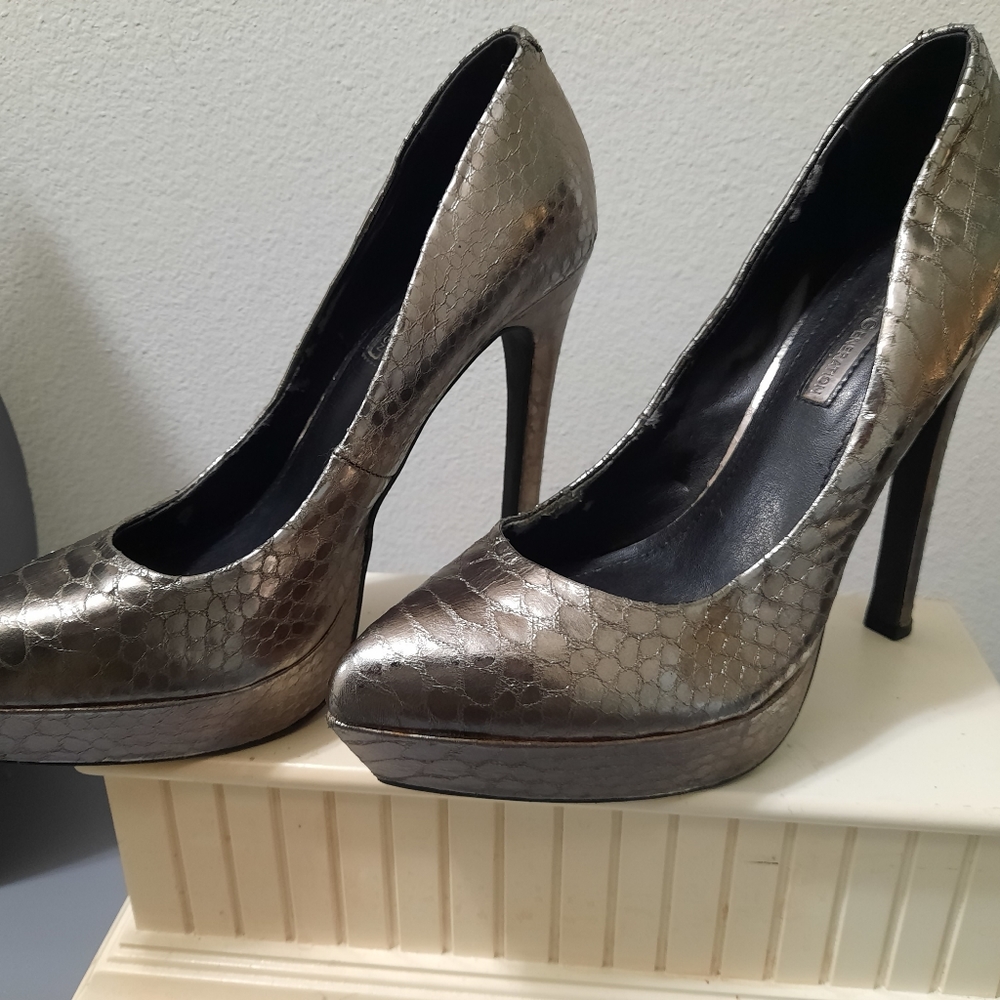 Heels - Picture 5 of 8